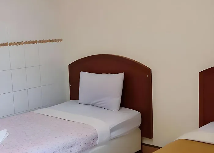 Oyo 583 Sweethome